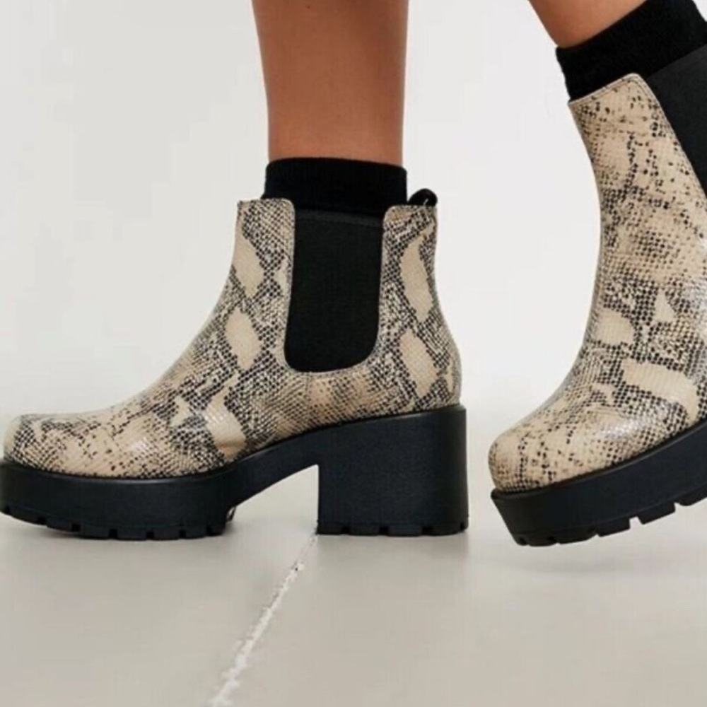 Vagabond Chunky Heeled Reptile Dioon Bootie